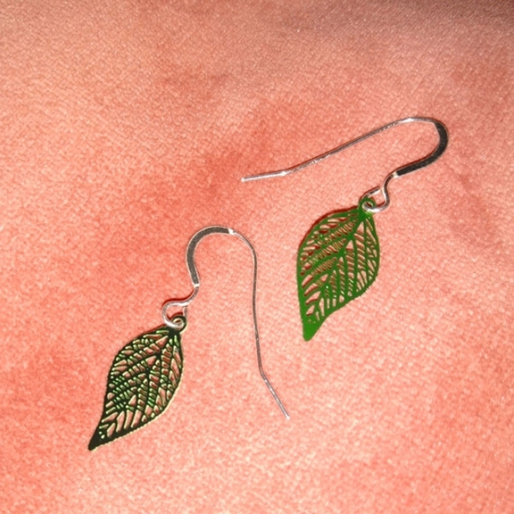 Solid 925 REAL Sterling Silver Wires Green Leaves Lightweight Leaf Earrings New